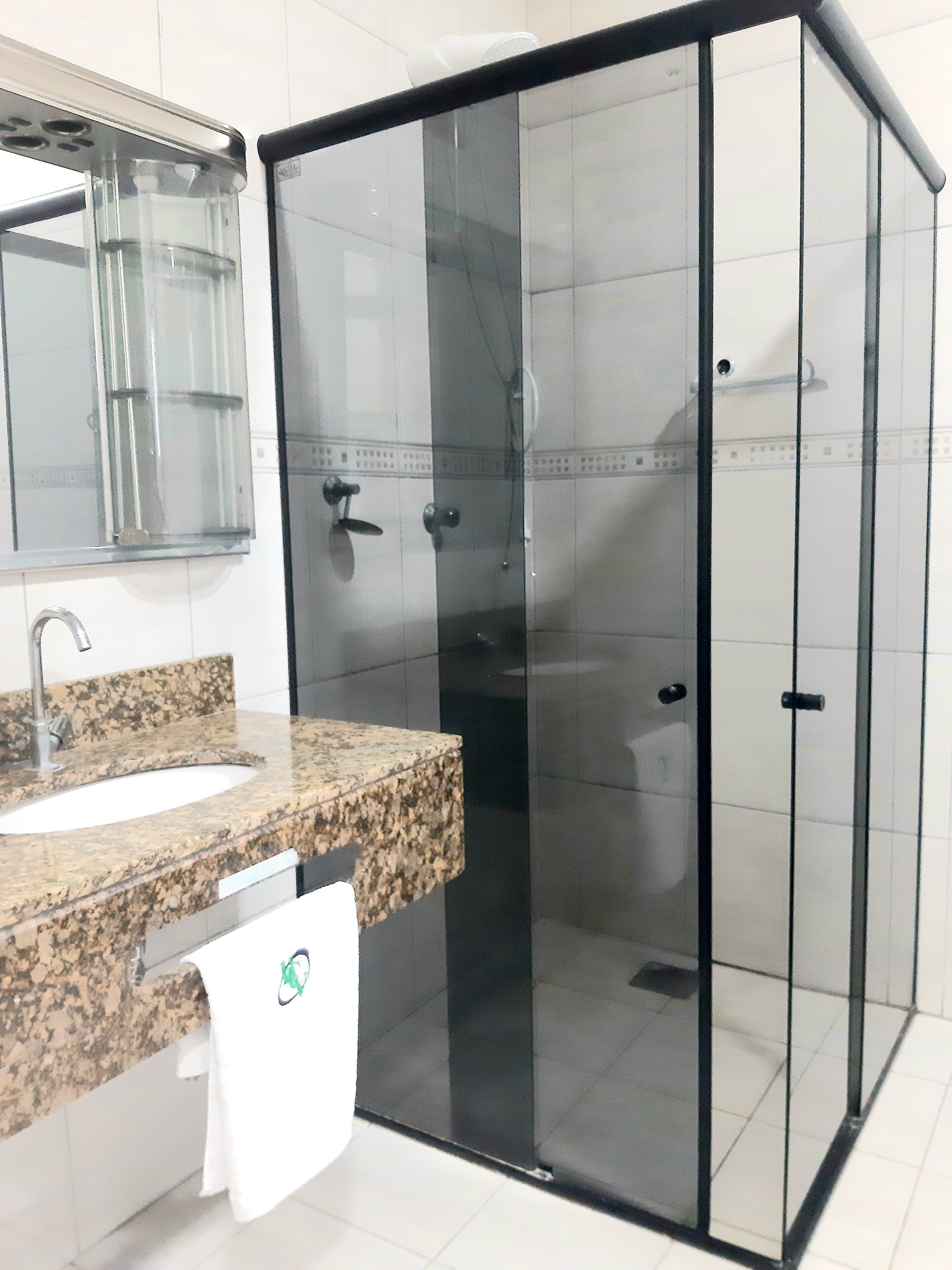 triple room, 3 single beds | bathroom | shower, towels