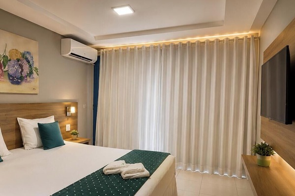 Deluxe Double or Twin Room | Minibar, desk, blackout drapes, WiFi (free)