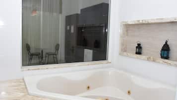 Ducha, secador de pelo, toallas