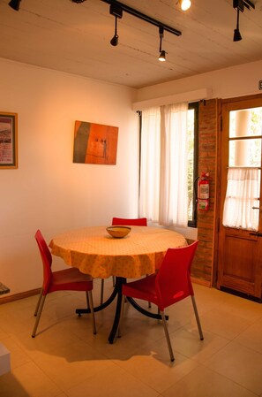 Dúplex | Servicio de comidas en la habitación