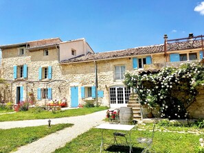 Front of property - Domaine de La Brave (Pernes-les-Fontaines)