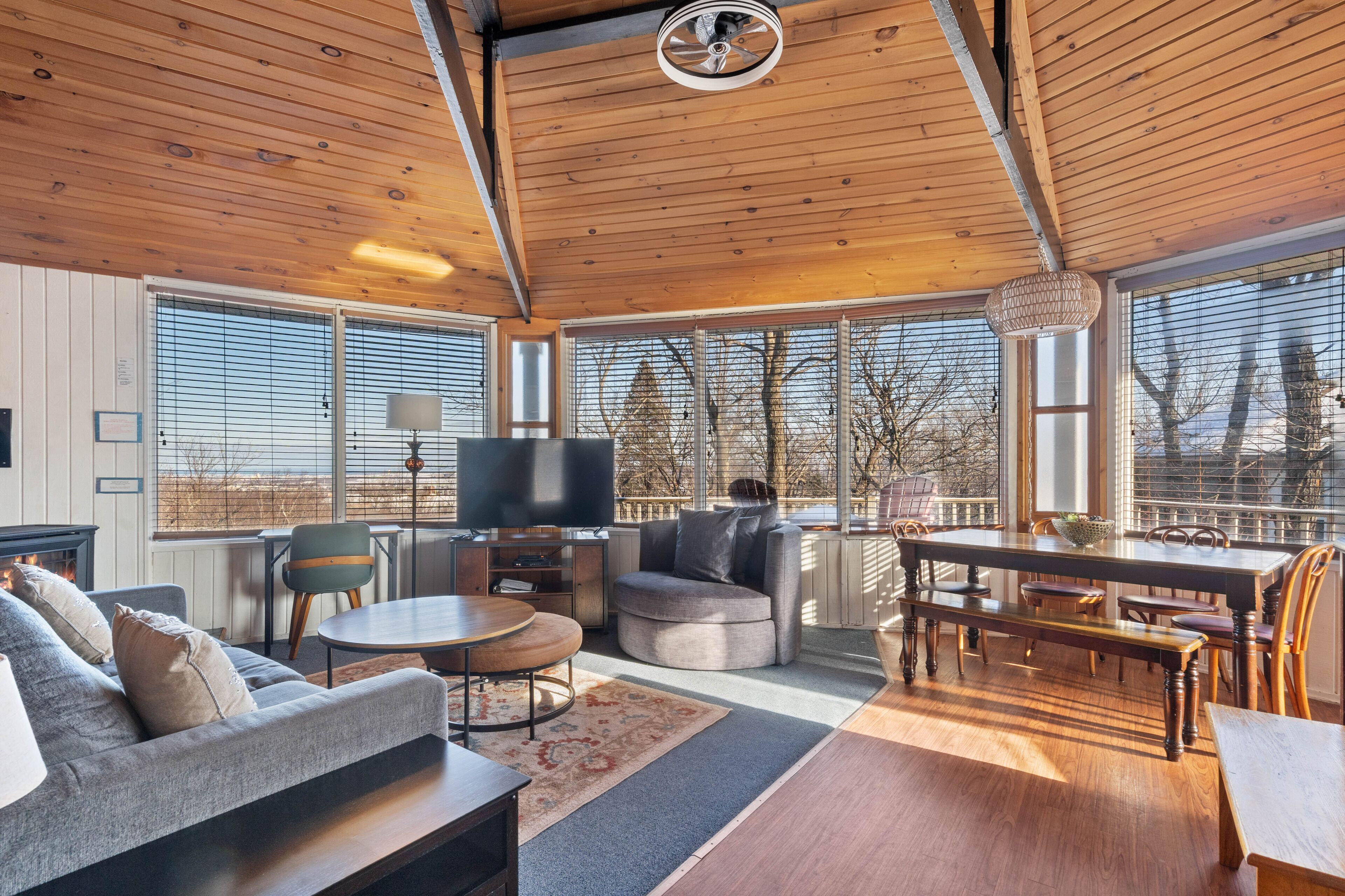 Villa #5- High Five | Living area | TV, fireplace, DVD player