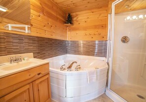 Villa #2- Eagle Nest | Baño | Secador de pelo, toallas, jabón y papel higiénico