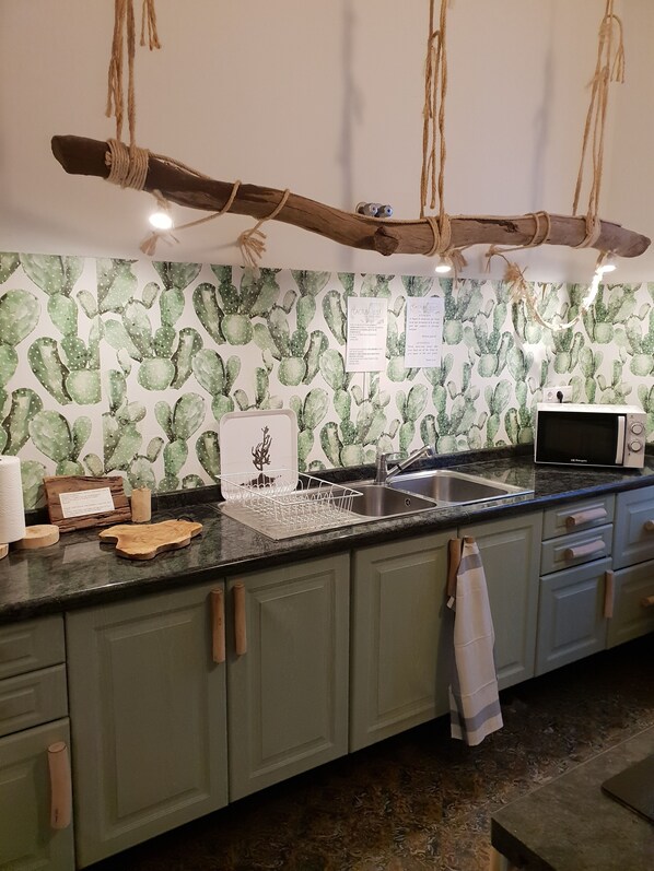 Flat-screen TV - Cactus Host (Las Palmas de Gran Canaria)