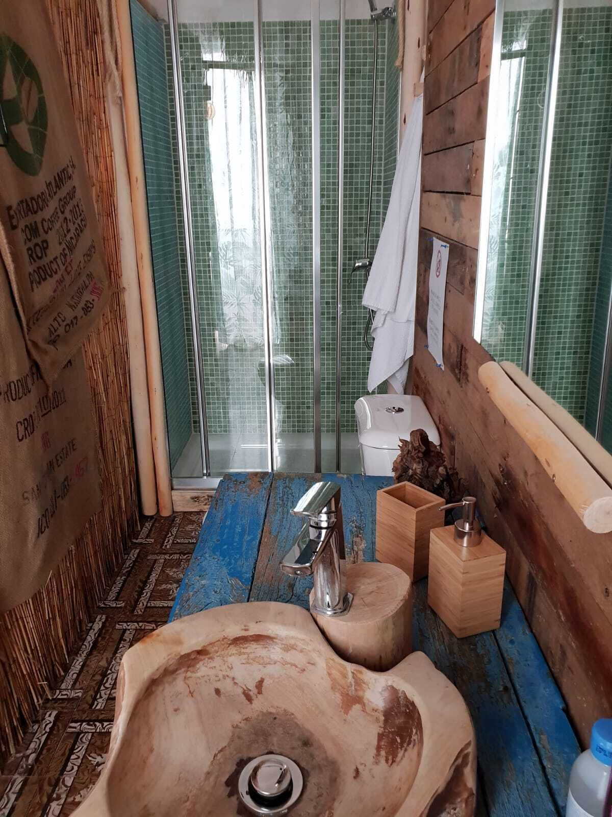 Suite (Suite 5) | Badkamer met douche