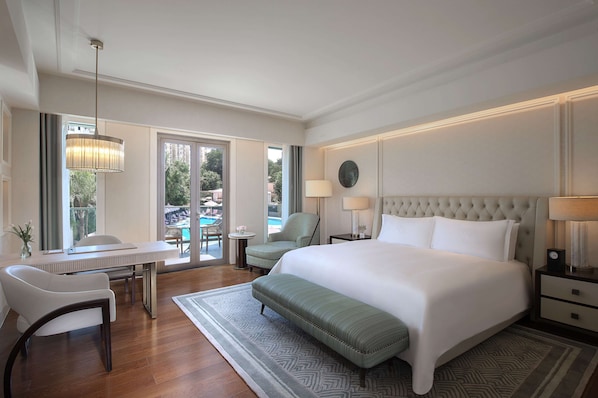 Sengetøy av topp kvalitet, minibar, safe på rommet og skrivebord