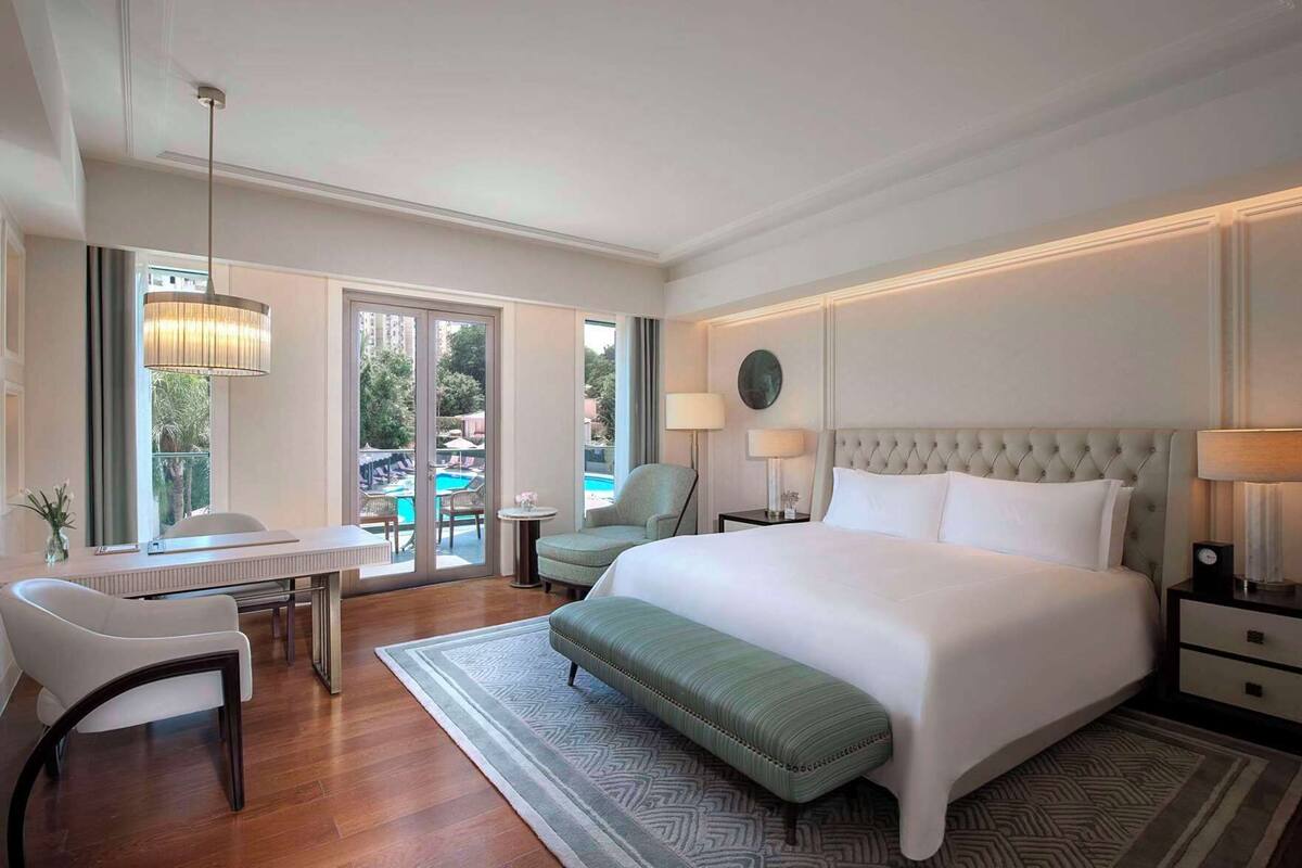 Premium bedding, minibar, in-room safe, desk