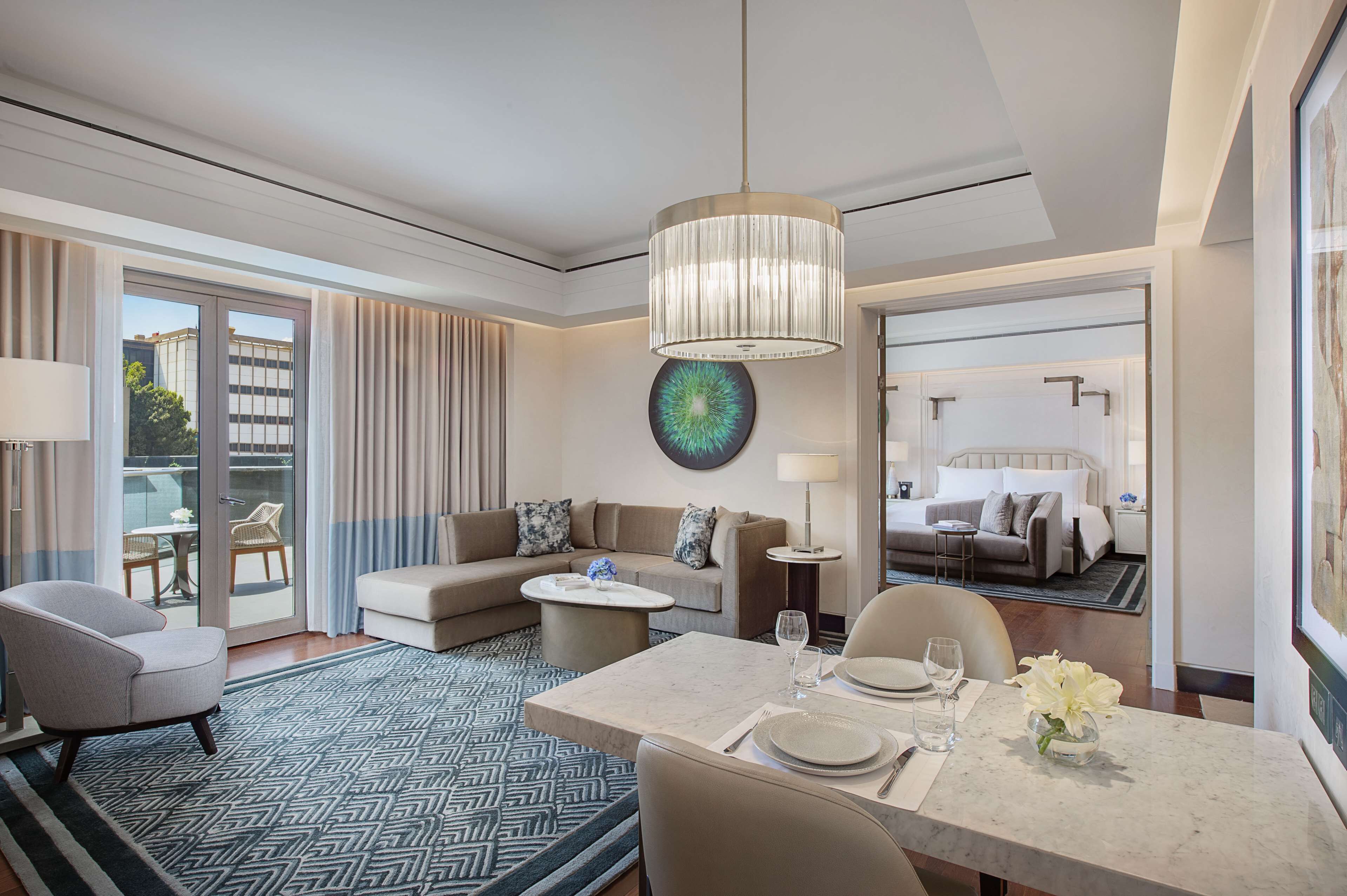 Premier suite | Living area | 32-inch Smart TV with satellite channels, iPod dock, toys