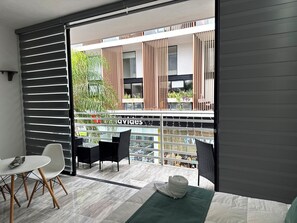 SUPERIOR KING SUITE WITH BALCONY | 露台/庭院