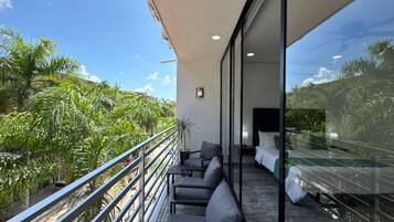 SUPERIOR KING SUITE WITH BALCONY | Terrace/patio