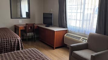 Chambre Standard, 2 grands lits | Bureau, Wi-Fi gratuit, draps fournis