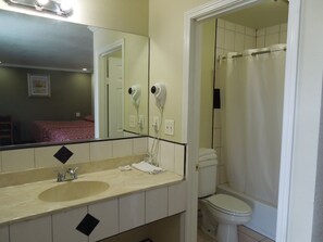 Bathroom shower - Castaway Motel (Orange)