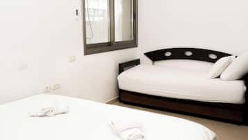 Deluxe Apartment, 2 Bedrooms, Beach View, Sea Facing | 2 bedrooms, desk, iron/ironing board, free WiFi
