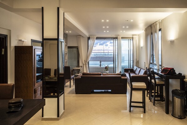 Deluxe Apartment, 2 Bedrooms, Beach View, Sea Facing