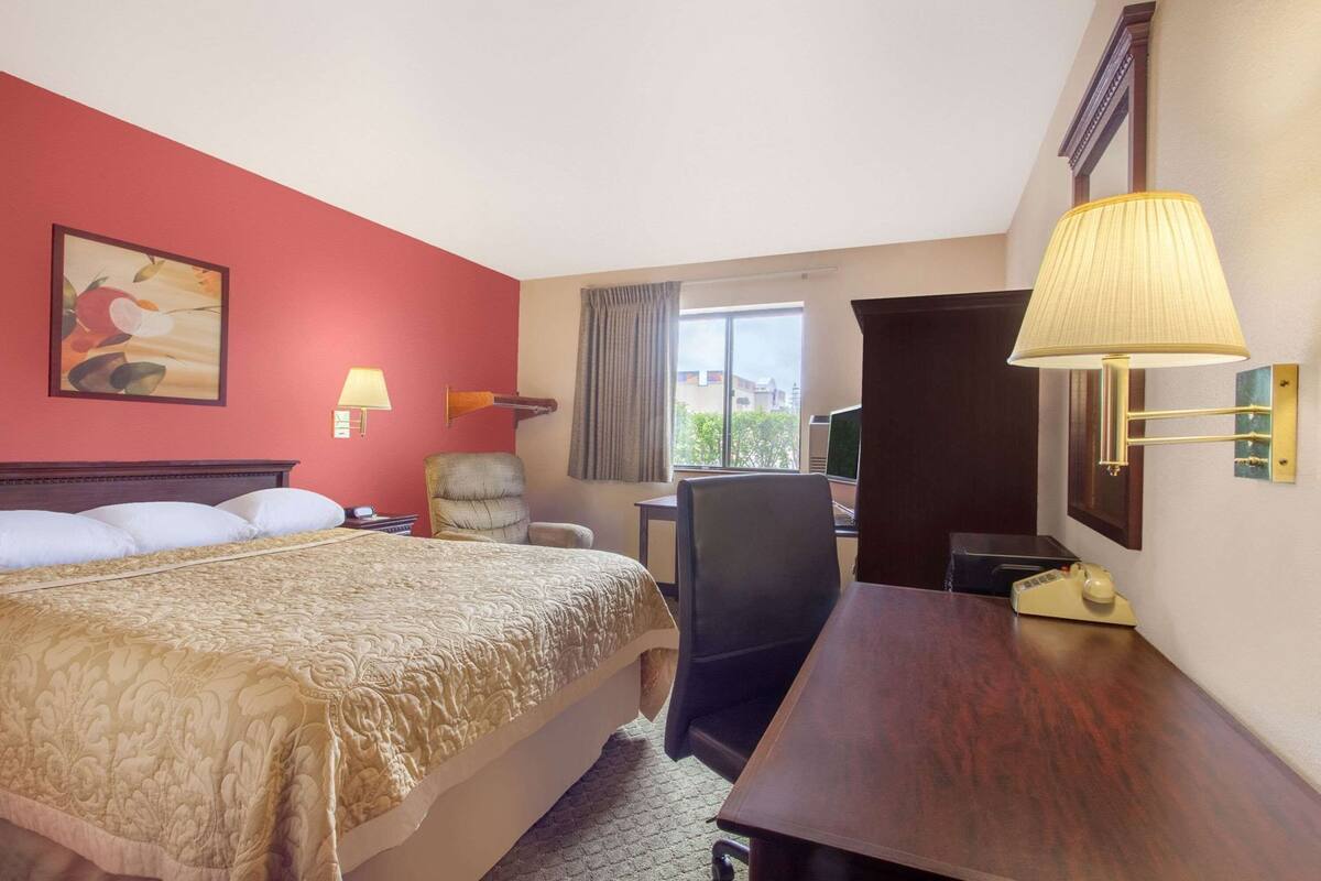 Blackout curtains, free cots/infant beds, rollaway beds, free WiFi