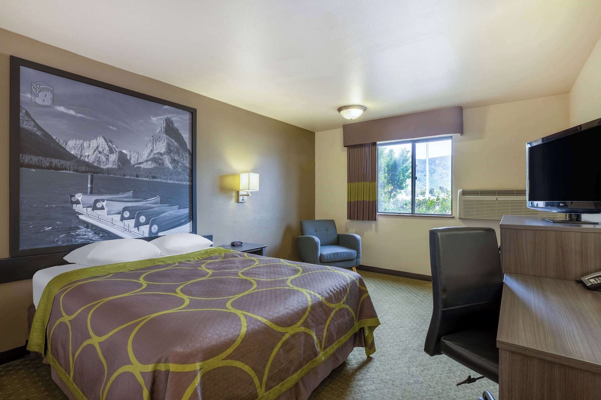 Blackout curtains, free cots/infant beds, rollaway beds, free WiFi