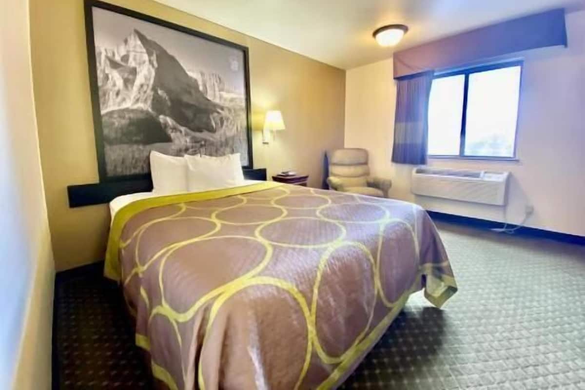 Blackout curtains, free cots/infant beds, rollaway beds, free WiFi