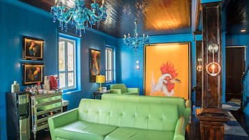Lobby lounge