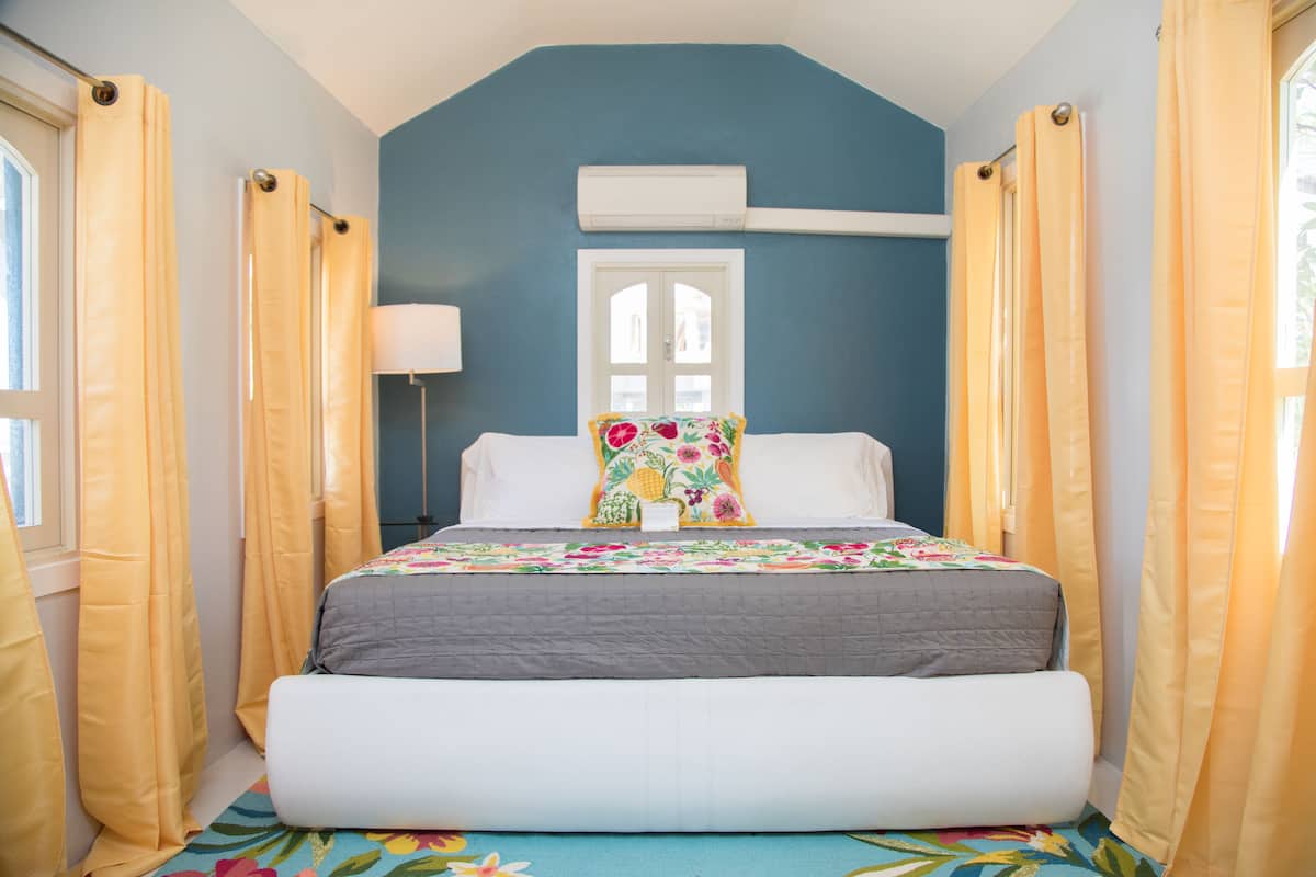 Panoramic Room, 1 King Bed, Balcony, Sea View (Aunt B) | Premium bedding, minibar, individually decorated, desk