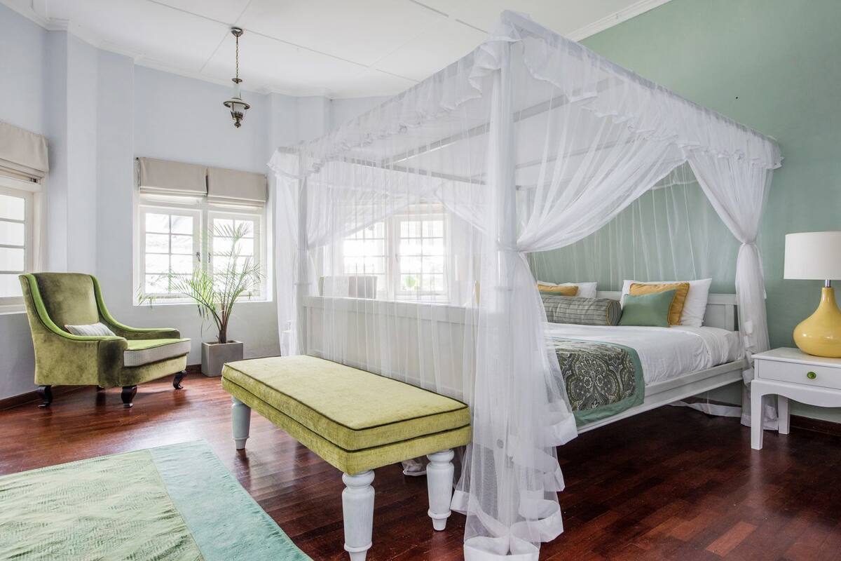 Standard Room | Desk, soundproofing, free rollaway beds