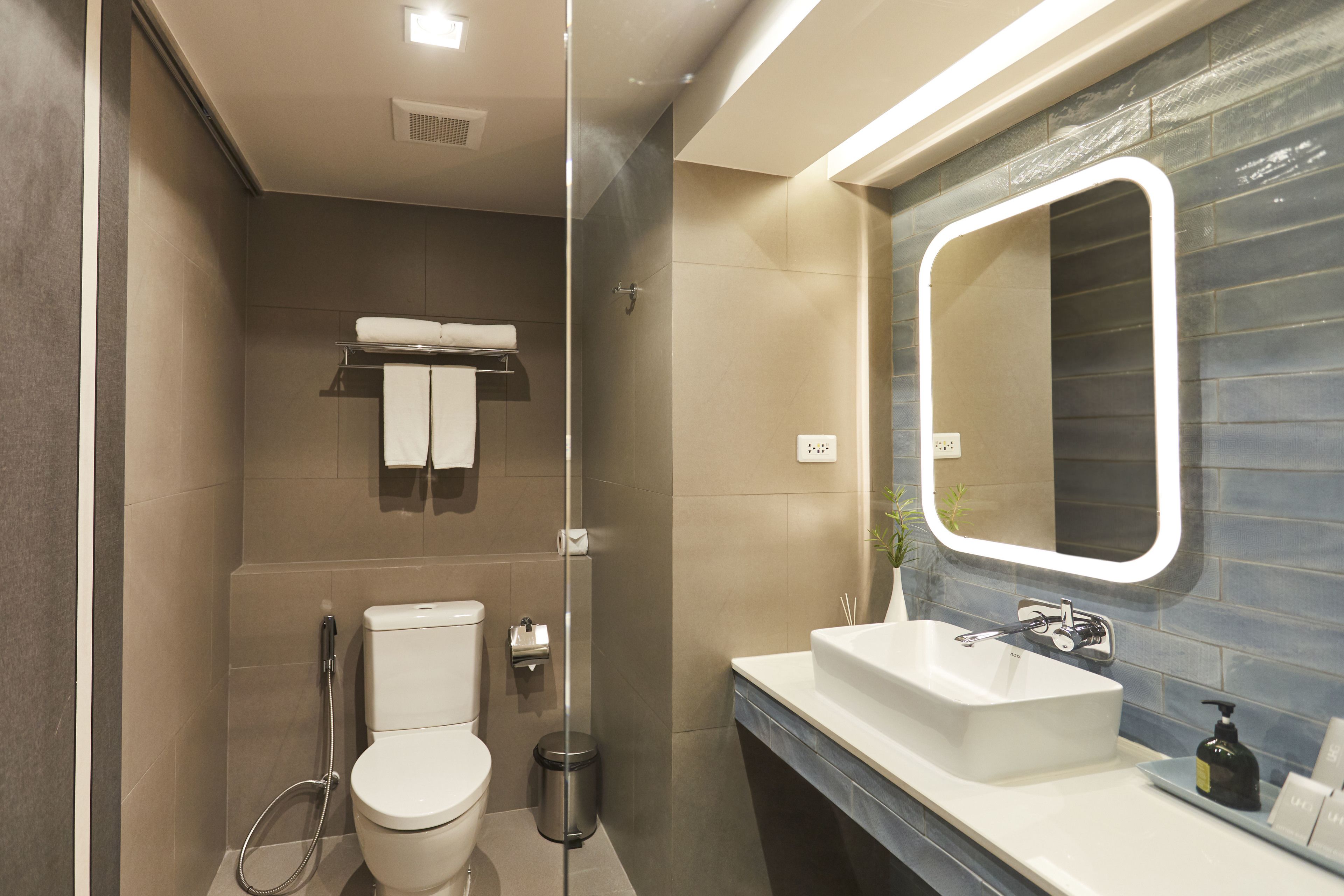 shower, free toiletries, hair dryer, slippers