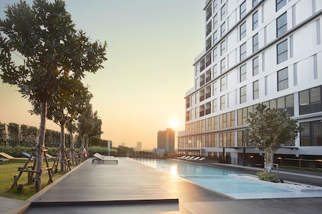 Outdoor pool. The Quarter Ladprao by UHG