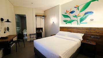 Habitación doble estándar | Ropa de cama de alta calidad y caja de seguridad en la habitación