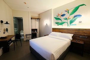 Standard Double Room | Premium bedding, in-room safe, desk, iron/ironing board