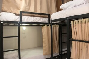Premium bedding, desk, iron/ironing board, free WiFi