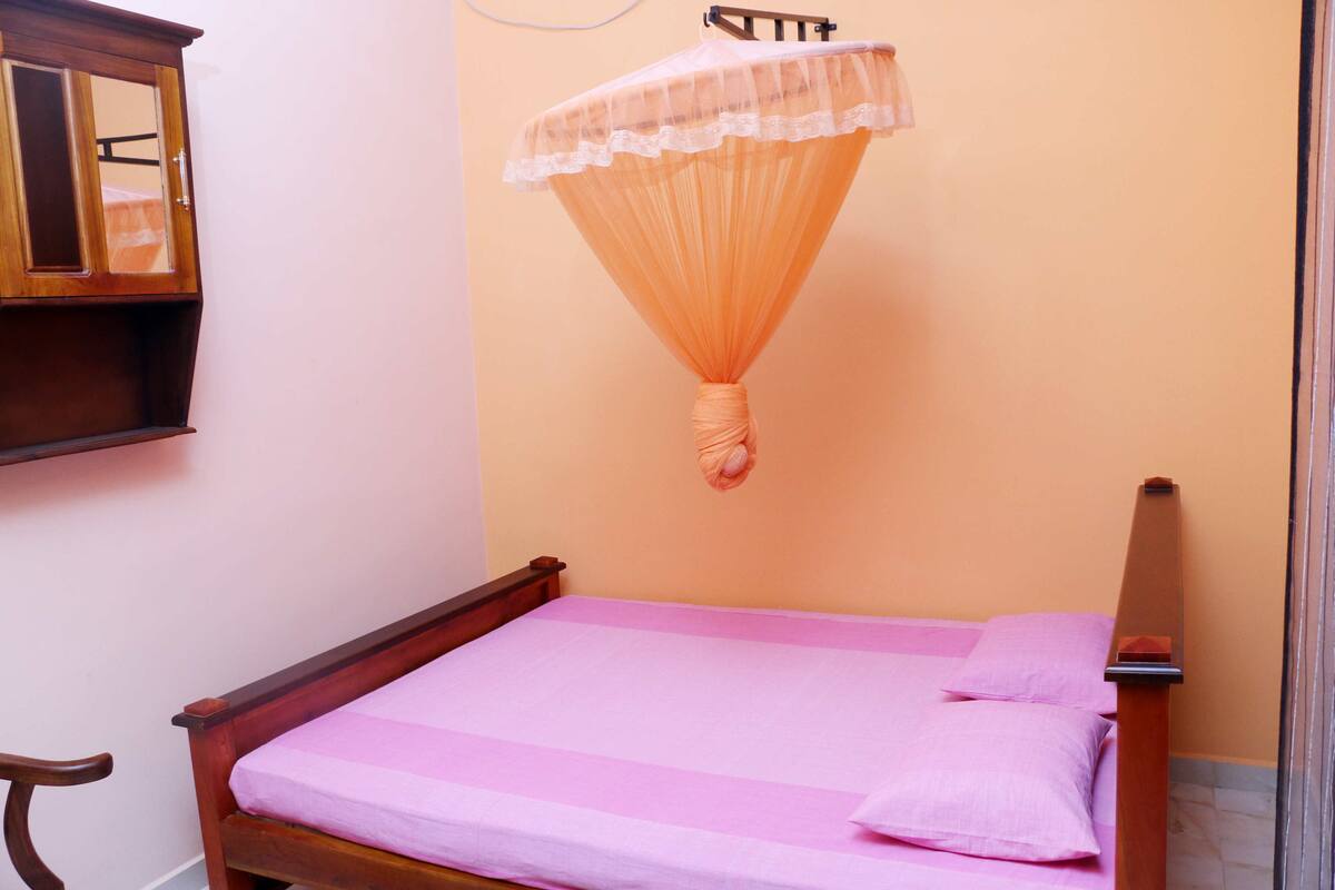 1 ห้องนอน, เครื่องนอนระดับพรีเมียม, ตู้นิรภัยในห้องพัก, Wi-Fi ฟรี