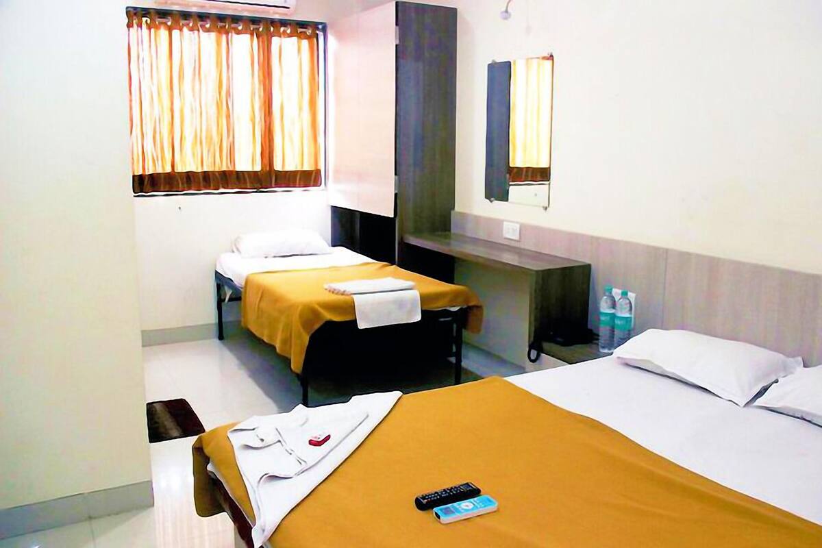 Soundproofing, rollaway beds, free WiFi