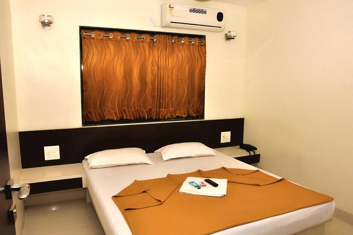 Soundproofing, rollaway beds, free WiFi