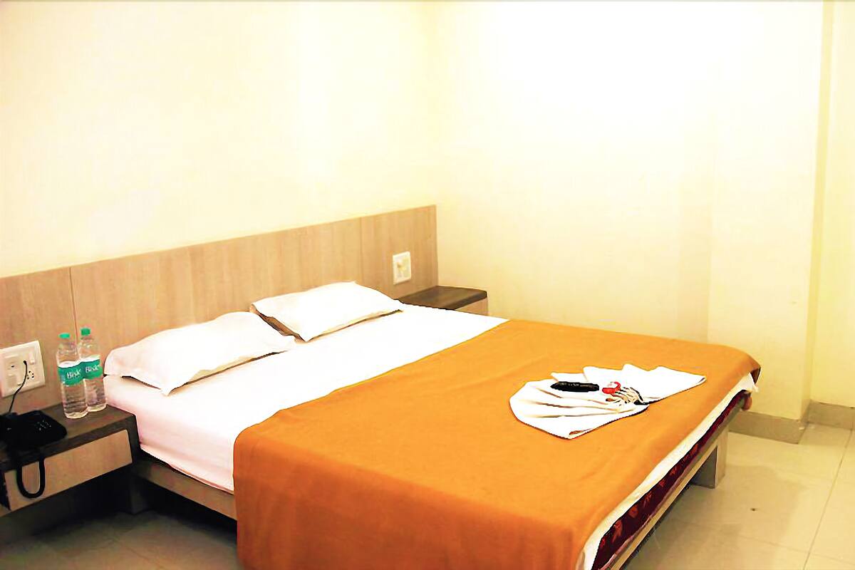 Soundproofing, rollaway beds, free WiFi