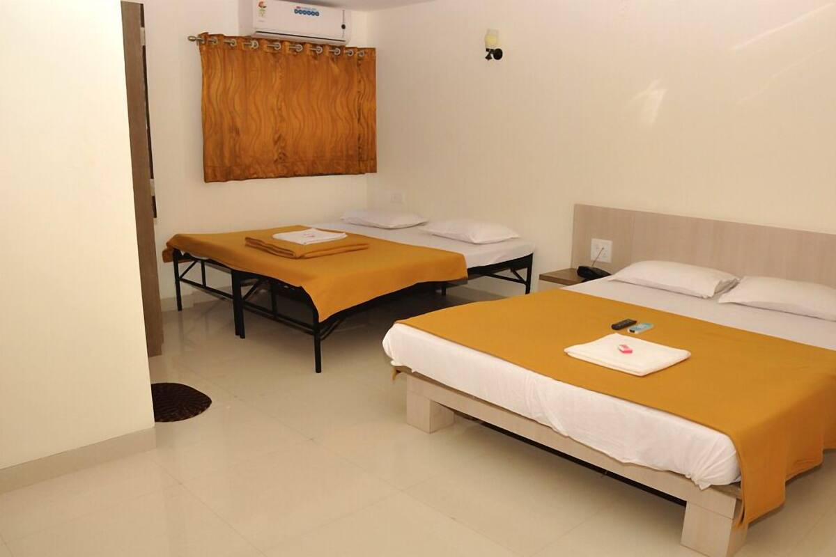 Soundproofing, rollaway beds, free WiFi