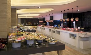 Breakfast, lunch and dinner served - Lalila Blue Suites (Marmaris)
