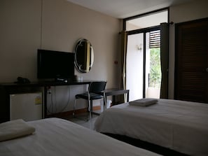 Blackout curtains, free WiFi