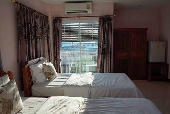 Twin Room | Rollaway beds, free WiFi - Thonkla Happyhome (Uttaradit)