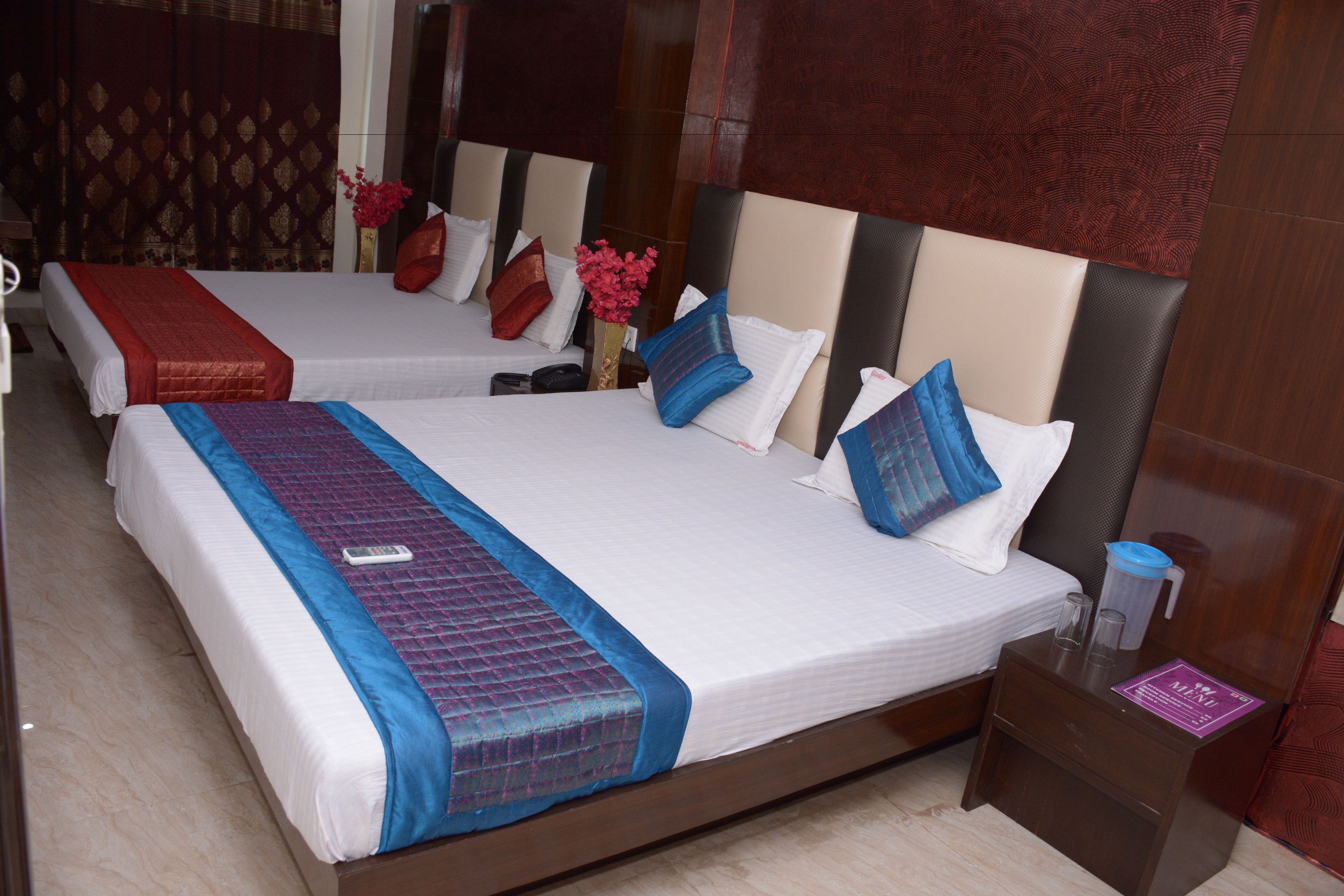 Deluxe Room | Desk, rollaway beds, free WiFi