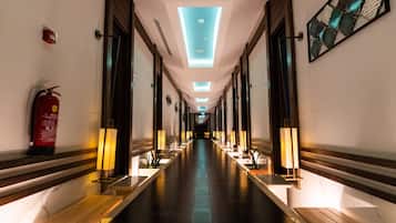 Salas de tratamiento para parejas, un sauna, baño turco