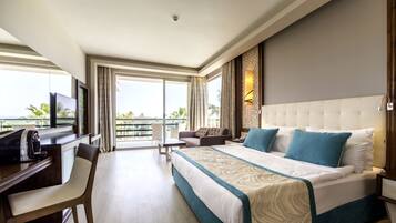 Suite Superior Lagoon for Family | Minibar, in-room safe, desk, cribs (free)