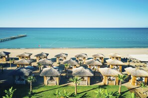 Private beach, beach cabanas, sun-loungers, beach umbrellas - TUI MAGIC LIFE Masmavi  (Serik)