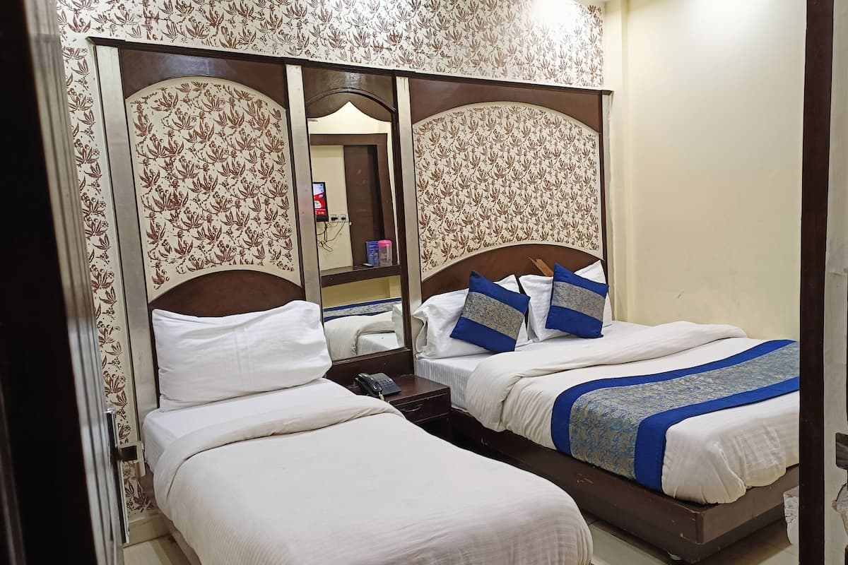 1 bedroom, desk, rollaway beds, free WiFi