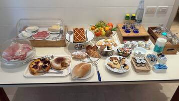 Colazione (15.00 EUR a persona)