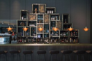 Bar (on property) - Motel One Lübeck (Lübeck)