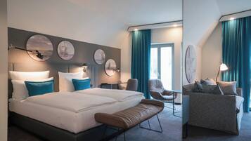 Zimmer (THE ONE with view) | Zimmersafe, Schreibtisch, schallisolierte Zimmer, kostenloses WLAN