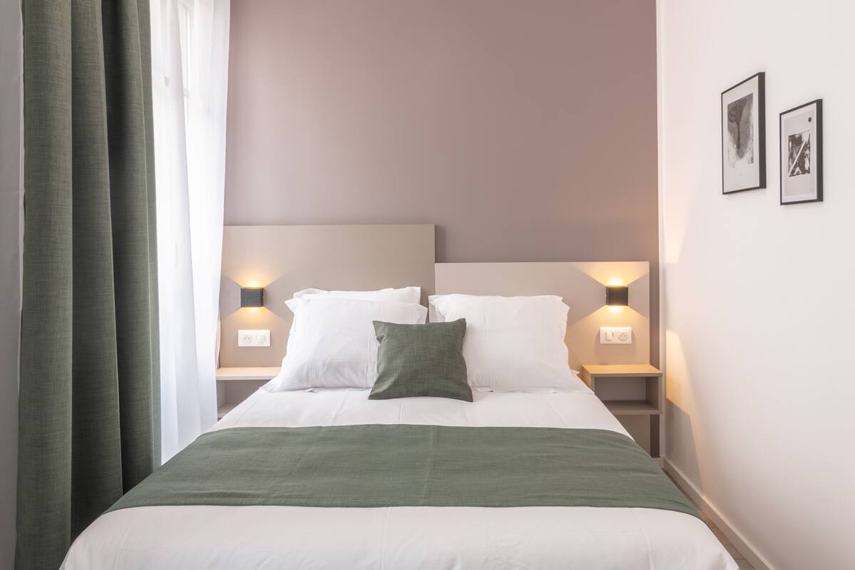 In-room safe, desk, blackout drapes, soundproofing