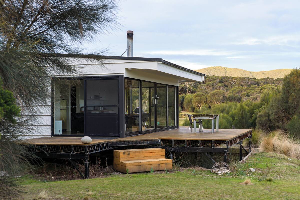 Small Shack | Iron/ironing board, bed sheets