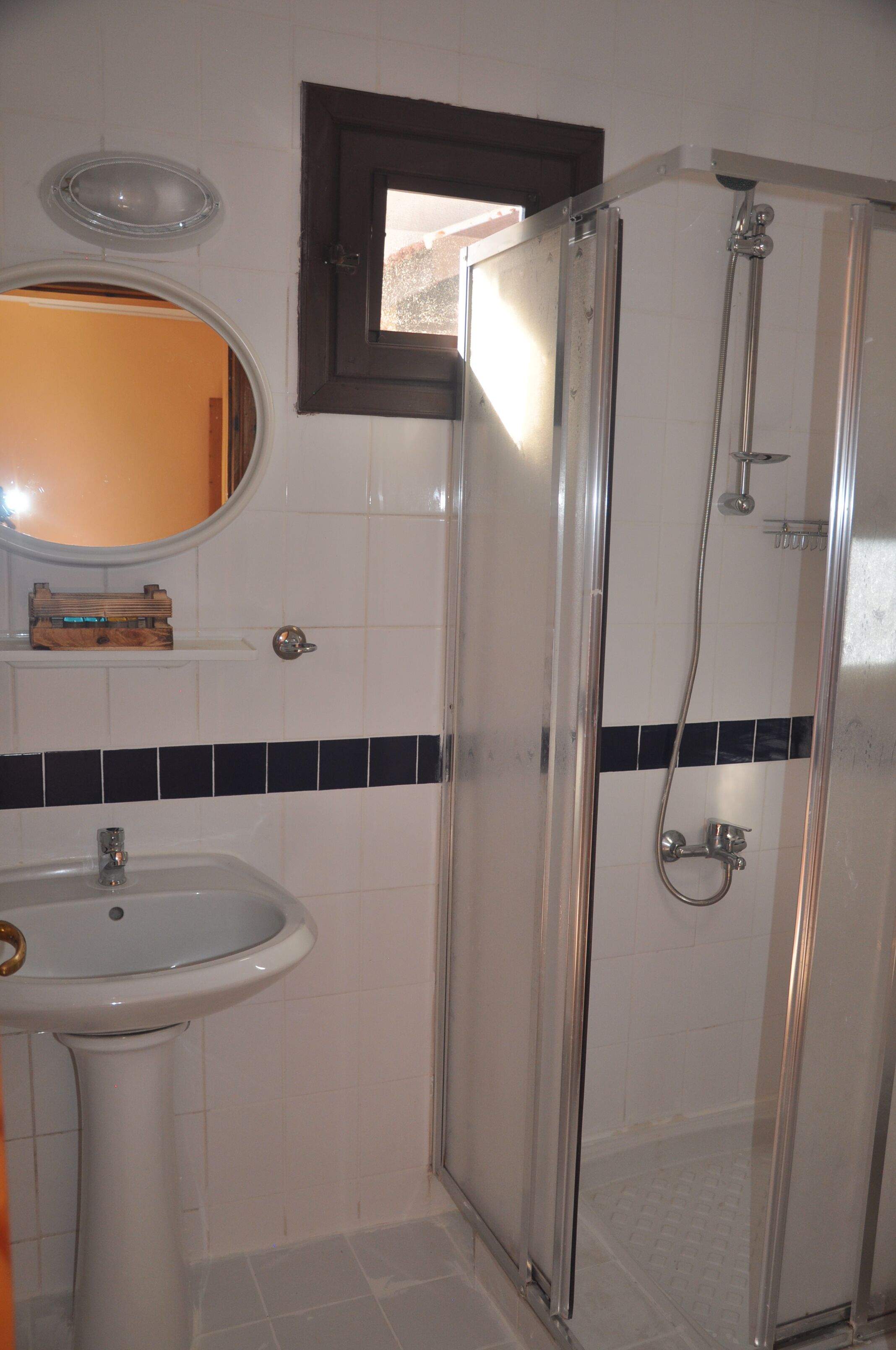 family apartment | bathroom | shower, free toiletries, hair dryer, slippers