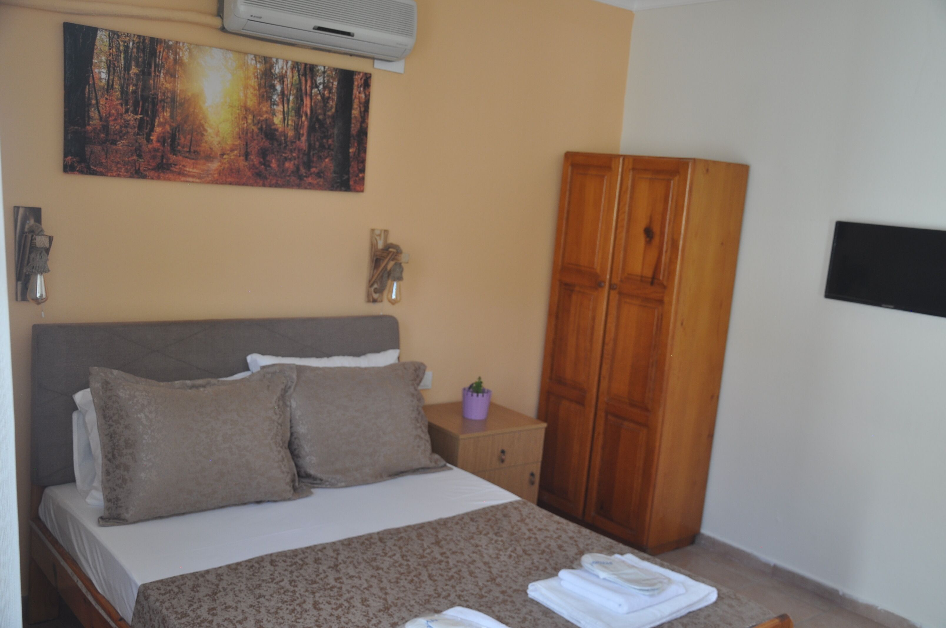 classic double or twin room | premium bedding, desk, laptop workspace, soundproofing