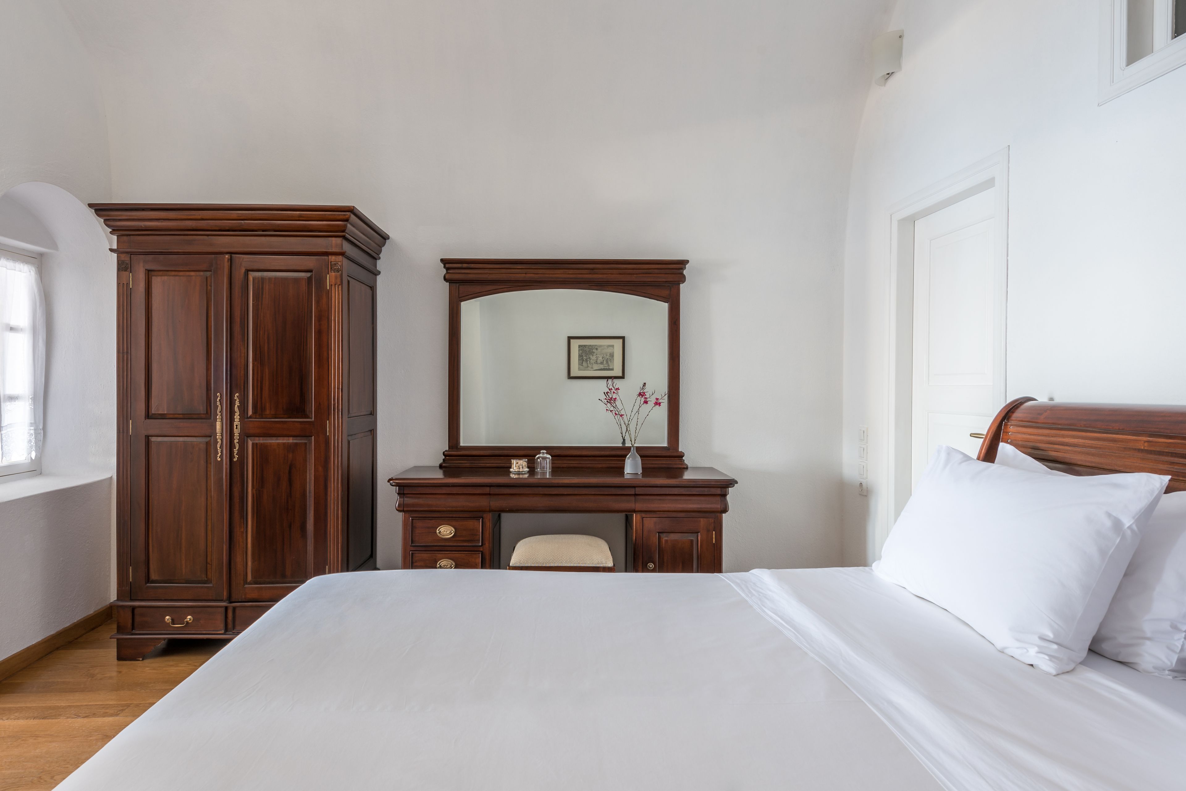 Chelidonia Luxury Suites - Adults Only Santorini interior view 8